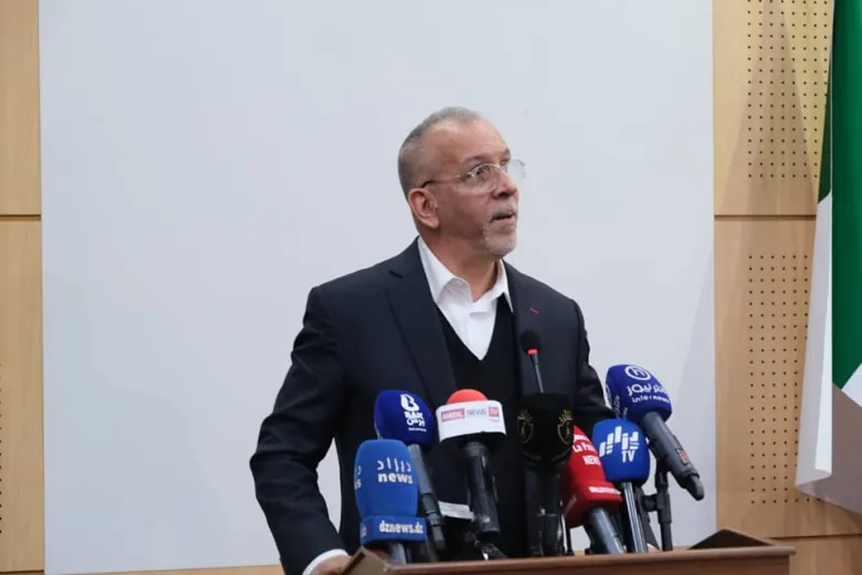 وفقا لحفيظ دراجي .. هذا هو الناخب الوطني الجديد