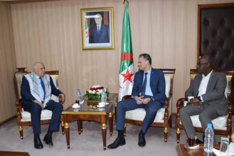 رئيس الاتحاد الفلسطيني لكرة القدم يشكر الجزائر
