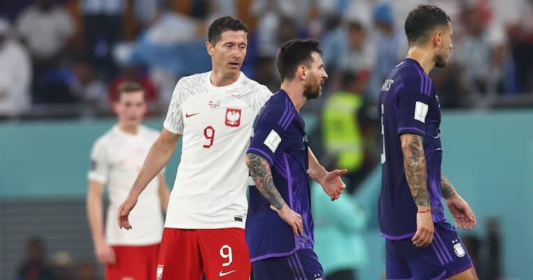 ميسي يعترف: نعم تجاهلت ليفاندوفسكي.. وفان جال أثار غضبي ولم يحترمني
