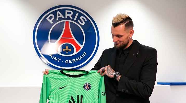 "اللاعب الموظف" ينتظر هدية موسمية في باريس