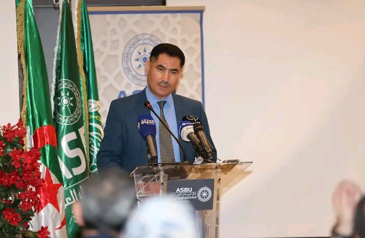 وزير الإتصال يشرف على إفتتاح دورة تكوينية لفائدة الصحفيين الرياضيين