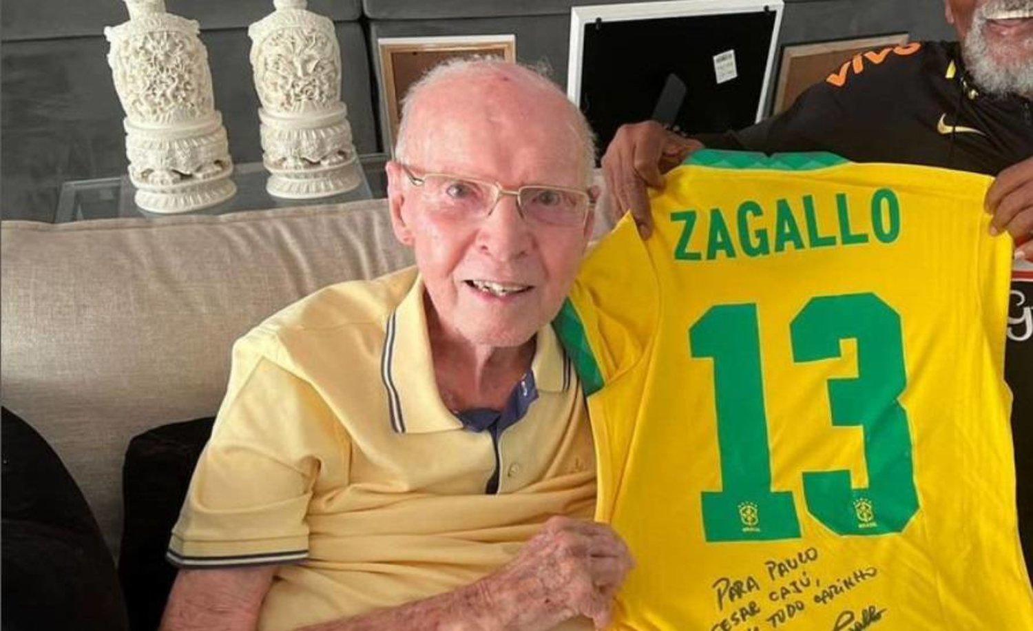 حصد كأس العالم 4 مرات كلاعب ومدرب ... وفاة زاجالو أسطورة الكرة البرازيلية
