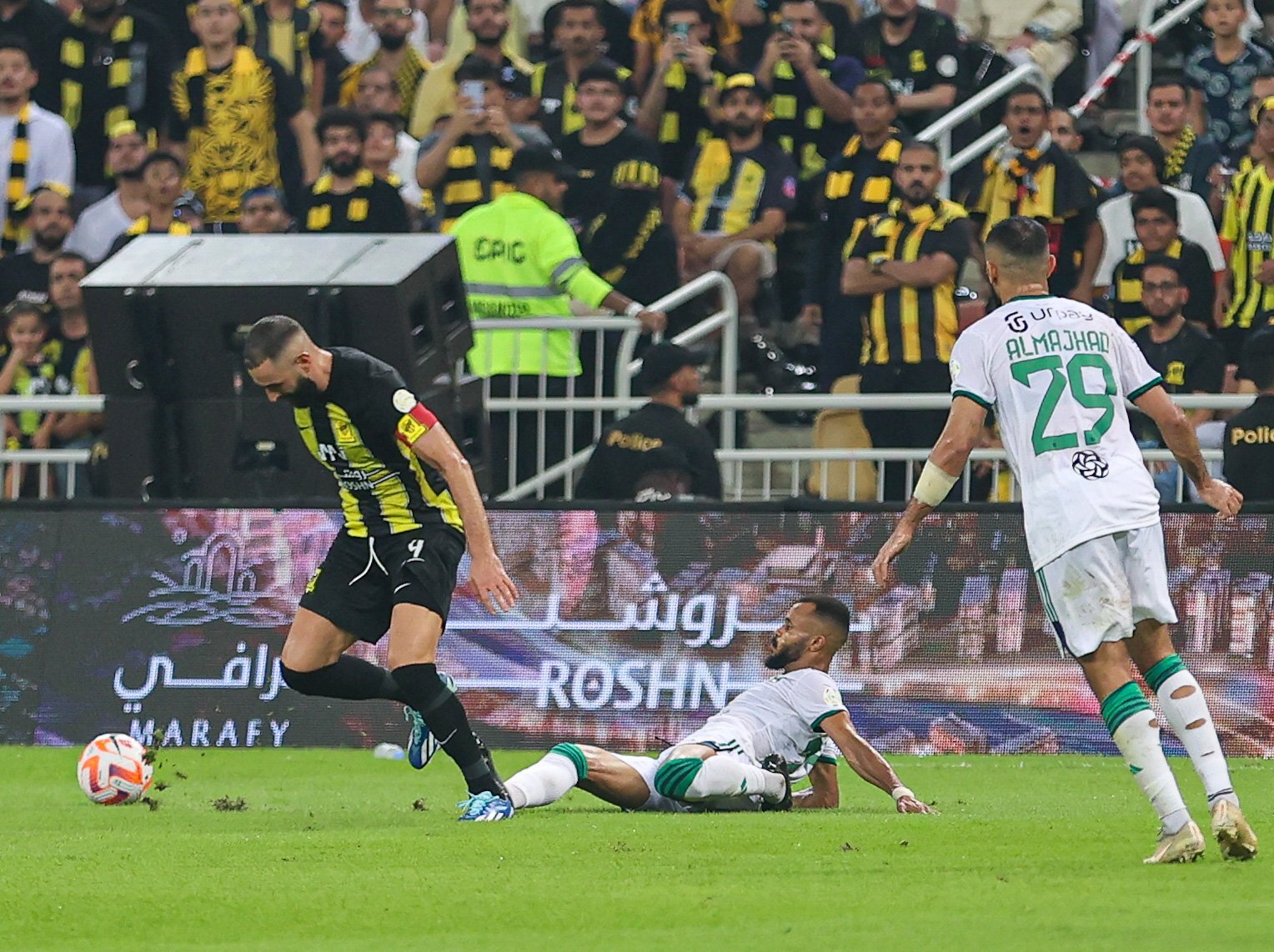 الأهلي يتفوق على الاتحاد بـ 177 مليون يورو