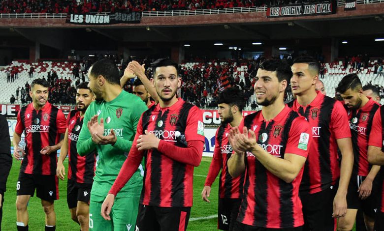 لاعبو فريق نهضة بركان يرفضون إجراء المباراة