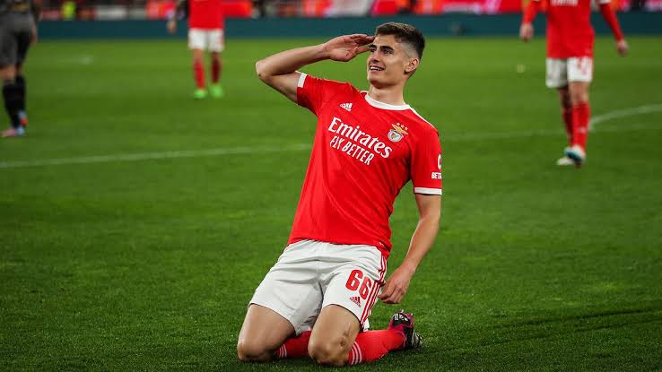 ريال مدريد يستهدف ضم أنطونيو سيلفا